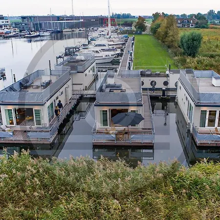Botel Stunning Ship In With Kitchen *