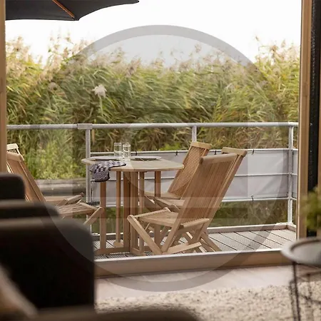 Stunning Ship In With Kitchen